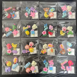 【ของขวัญ】สติ๊กเกอร์ 3D เรซิ่น ลายการ์ตูนน่ารัก ติดแก้วน้ำ เคสมือถือ DIY ตกแต่ง 1 แพ็ค 4 ชิ้น