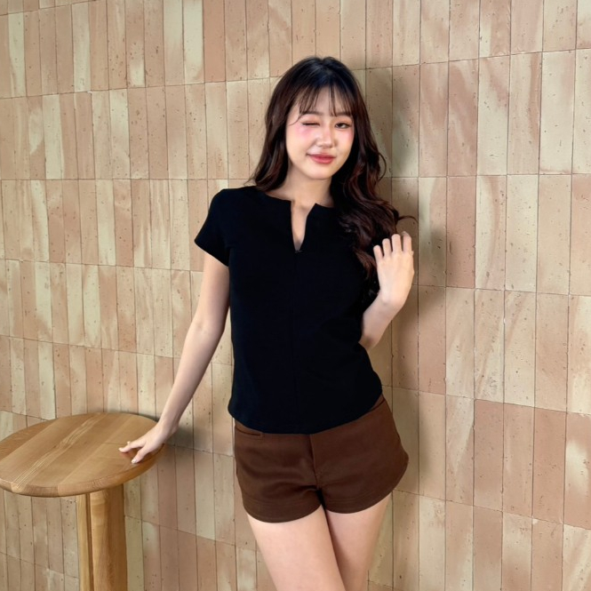 JARINYA (S-M) เสื้อยืดแขนสั้นแต่งซิป ทรงเข้ารูป ปัก JY รูปที่ 6