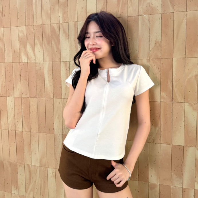 JARINYA (S-M) เสื้อยืดแขนสั้นแต่งซิป ทรงเข้ารูป ปัก JY รูปที่ 5