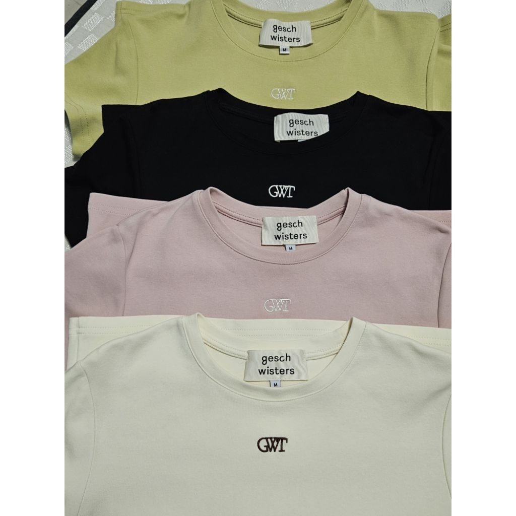 ส่งต่อ เสื้อยืด "GWT Baby Tee" used(อ่านรายละเอียดก่อนสั่งซื้อ)