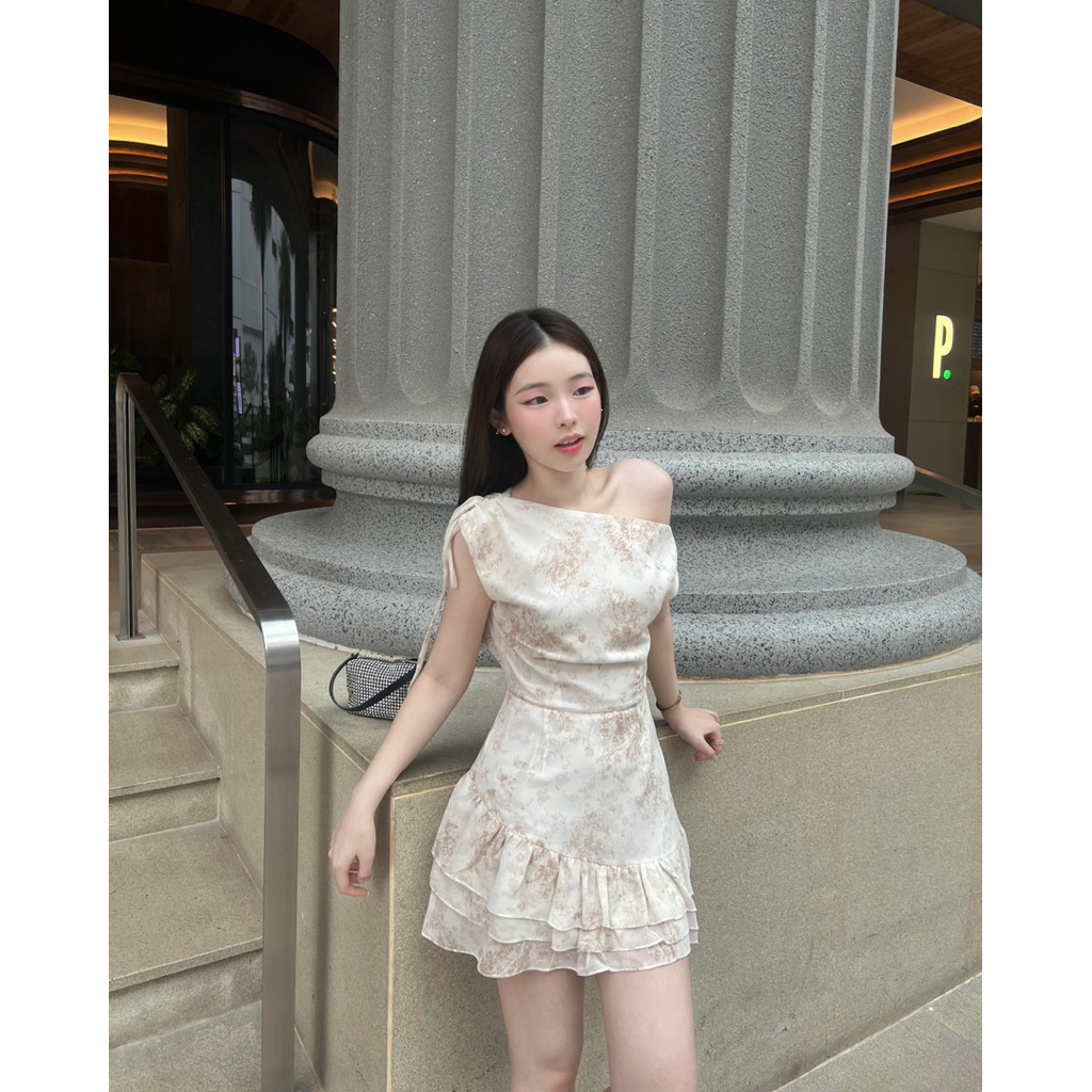 พร้อมส่ง🥂 Fleur de Lune Collection 🌙 Fiona Gaia Dress 🦢มินิเดรสปาดไหล่