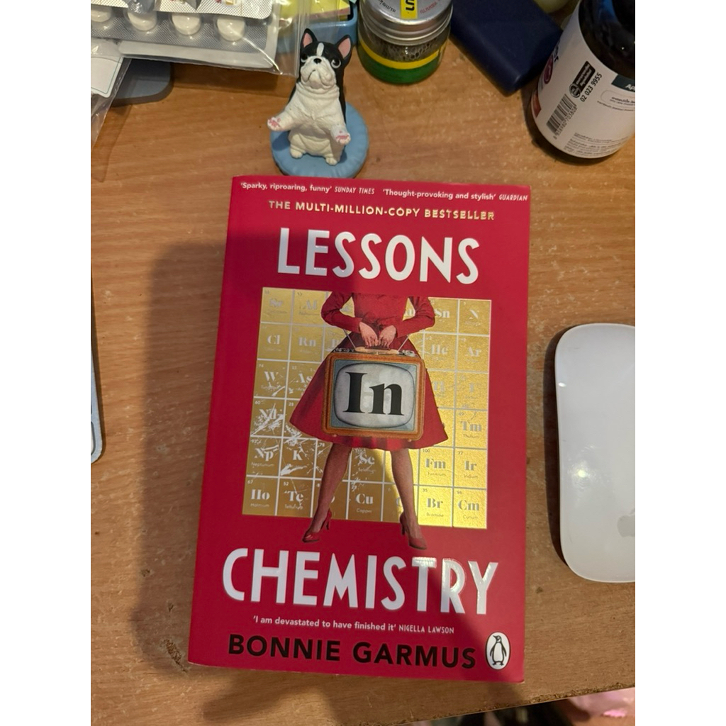 (หนังสือภาษาอังกฤษมือสอง) Lessons in Chemistry โดย Bonnie Garmus