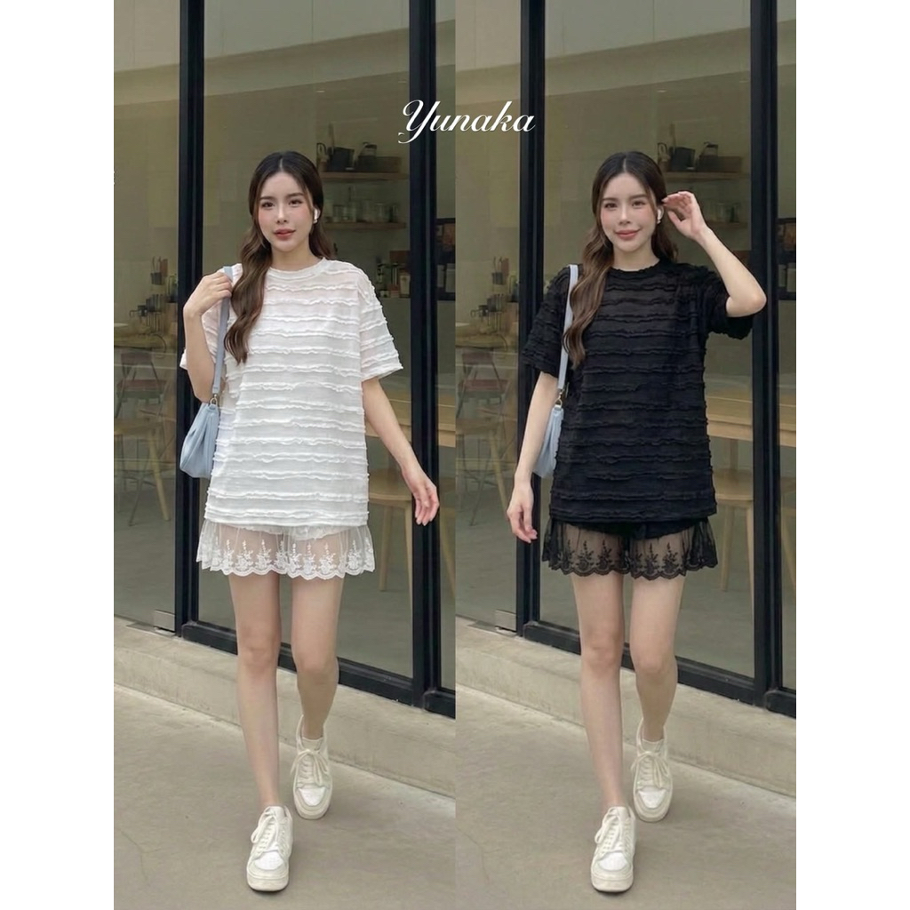 🥐เดรสสั้นคอกลมแขนสั้นทรงปล่อย เพิ่มดีเทลแต่งลูกไม้ฉลุที่ชายเสื้อ