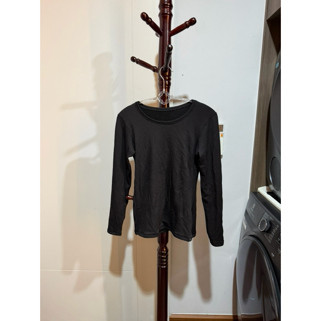 ส่งต่อเสื้อ Heatech Uniqlo ไซส์ S สภาพดี