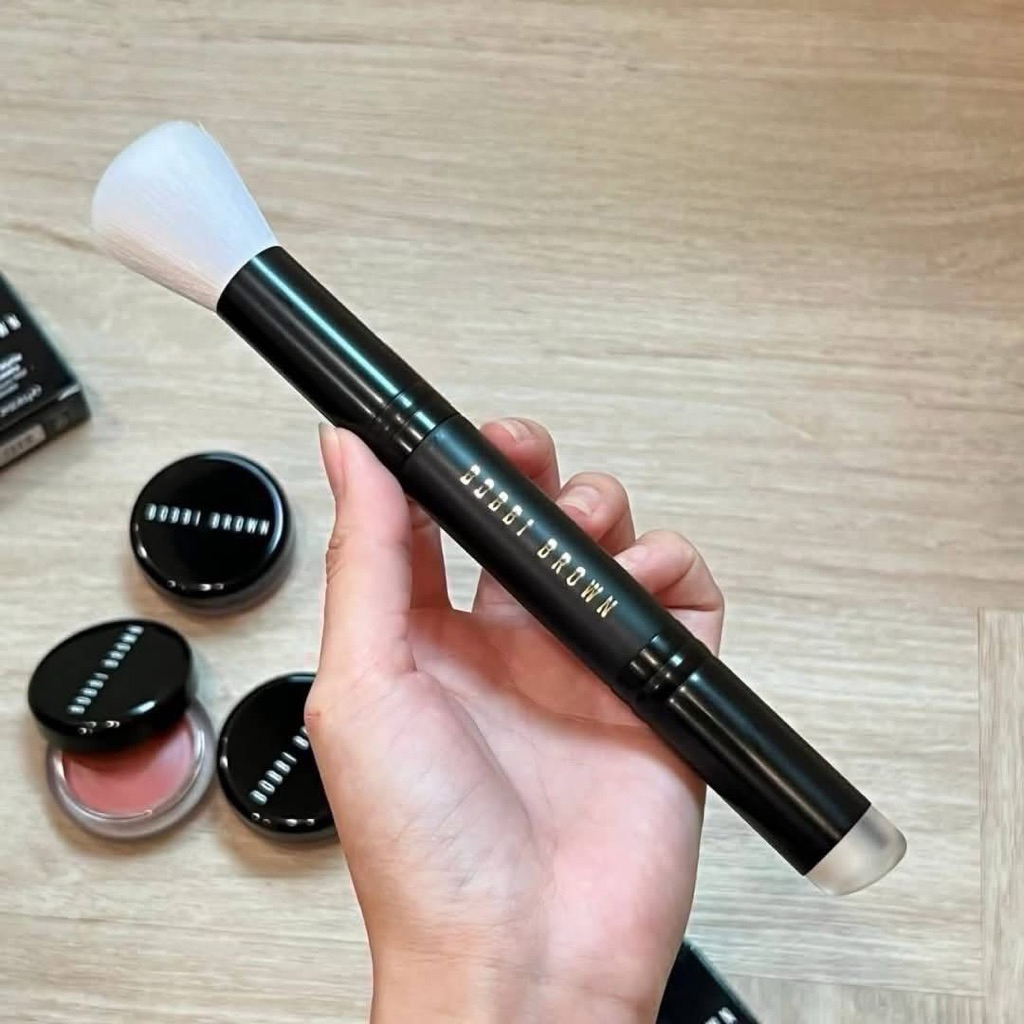 Dual Lip & Cheek Brush