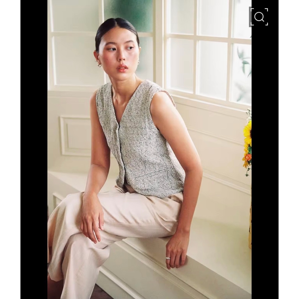 The Pocket Wood เสื้อ Irene vest สี Black sesame Size S