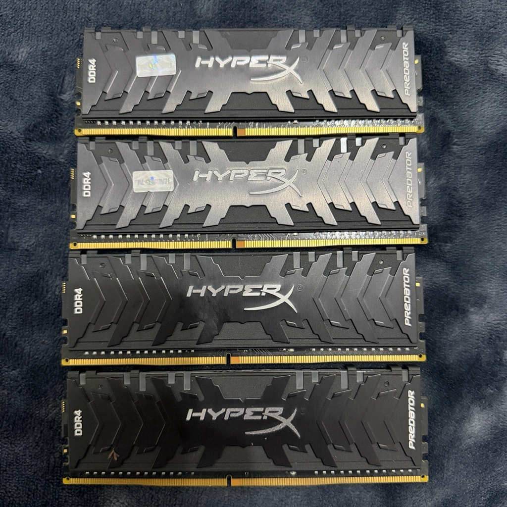 KINGSTON HyperX PREDATOR RGB 32GB (8GBx4) DDR4 3200MHz (แรมพีซี) Memory RAM (หน่วยความจำ) แรม มือสอง