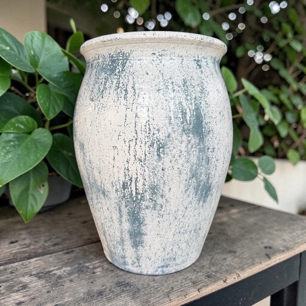 Flowerpot กระถางดินเผาทรงตรงเล็กสูงปากบาน สีวินเทจสไตล์ ขนาด 25 x 30 cm.
