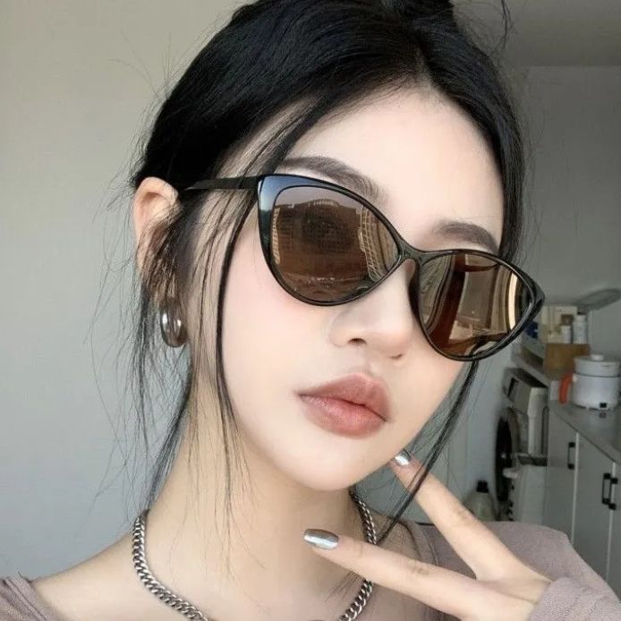 [Bangkok Straight Hair] แว่นกันแดด Cat Eye UV400 แว่นกันแดดอินเทรนด์ เครื่องประดับแฟชั่นสตรีเกาหลี
