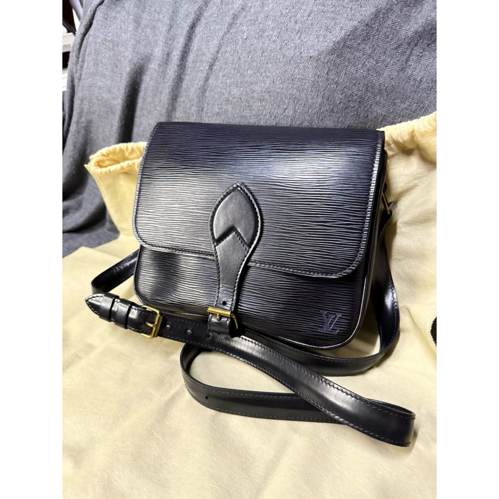 มือสอง กระเป๋า Louis Vuitton Cartouchiere Epi Leather ของแท้💯 งานแรร์มาก