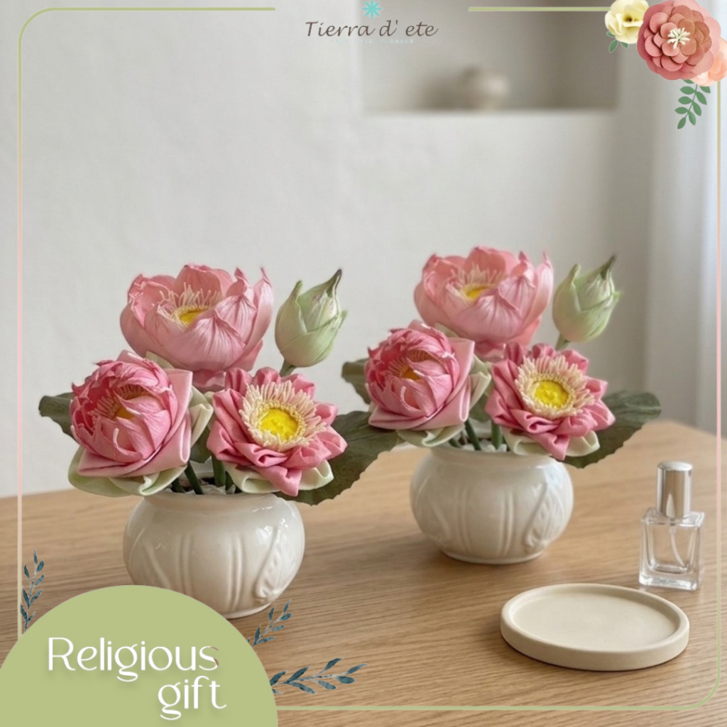 แจกันดอกบัวประดิษฐ์จากต้นโสน | Lotus Arrangement (Religious Gift Set)