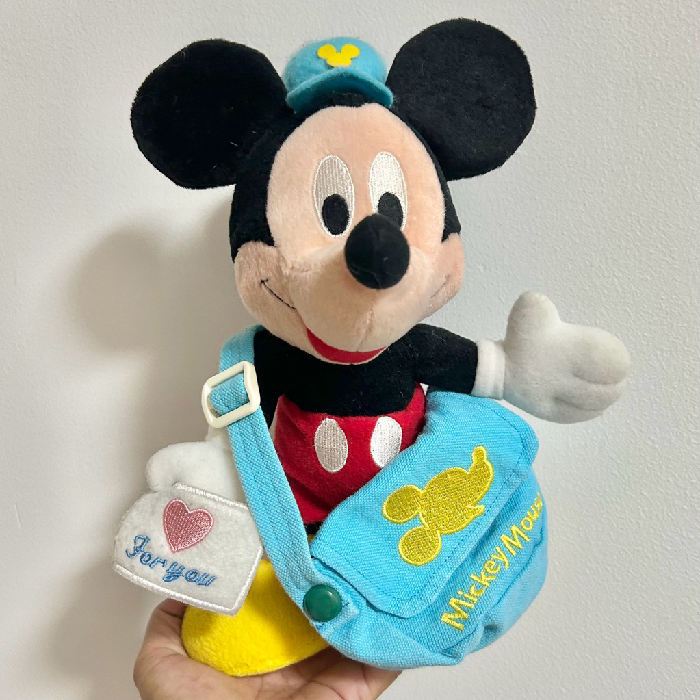 ตุ๊กตา Mickey Mouse บุรุษไปรษณีย์