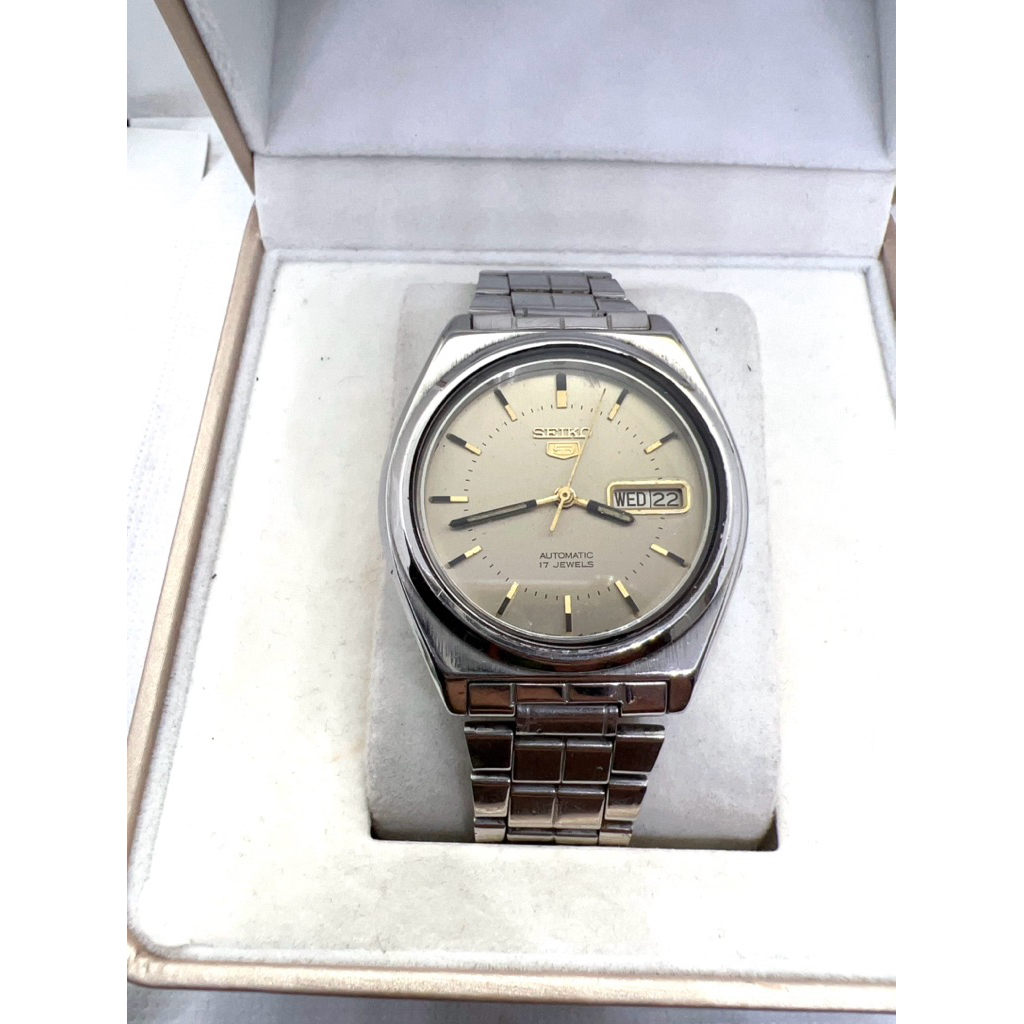 นาฬิกา Seiko 5​ Automatic กลไกลระบบเครื่อง 7009  หน้าปัดสีครีม(รับประกัน3 เดือน)
