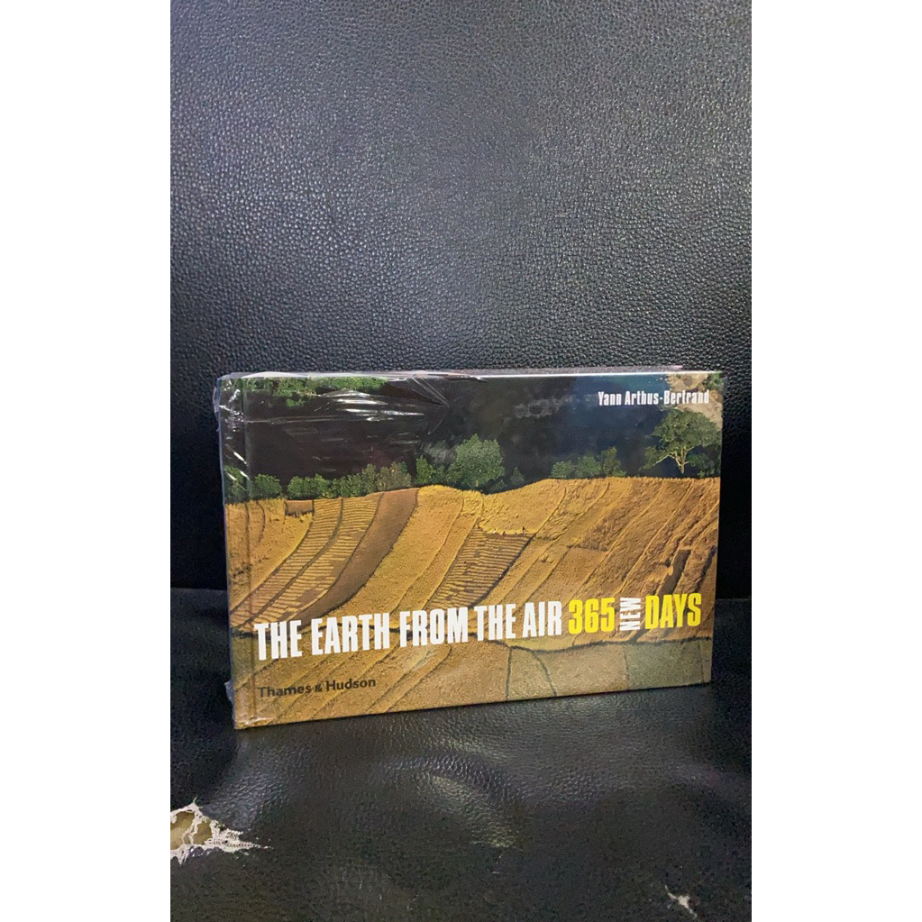(หนังสือภาษาอังกฤษพร้อมส่ง) THE EARTH FROM THE AIR 366 E DAYS(R2)