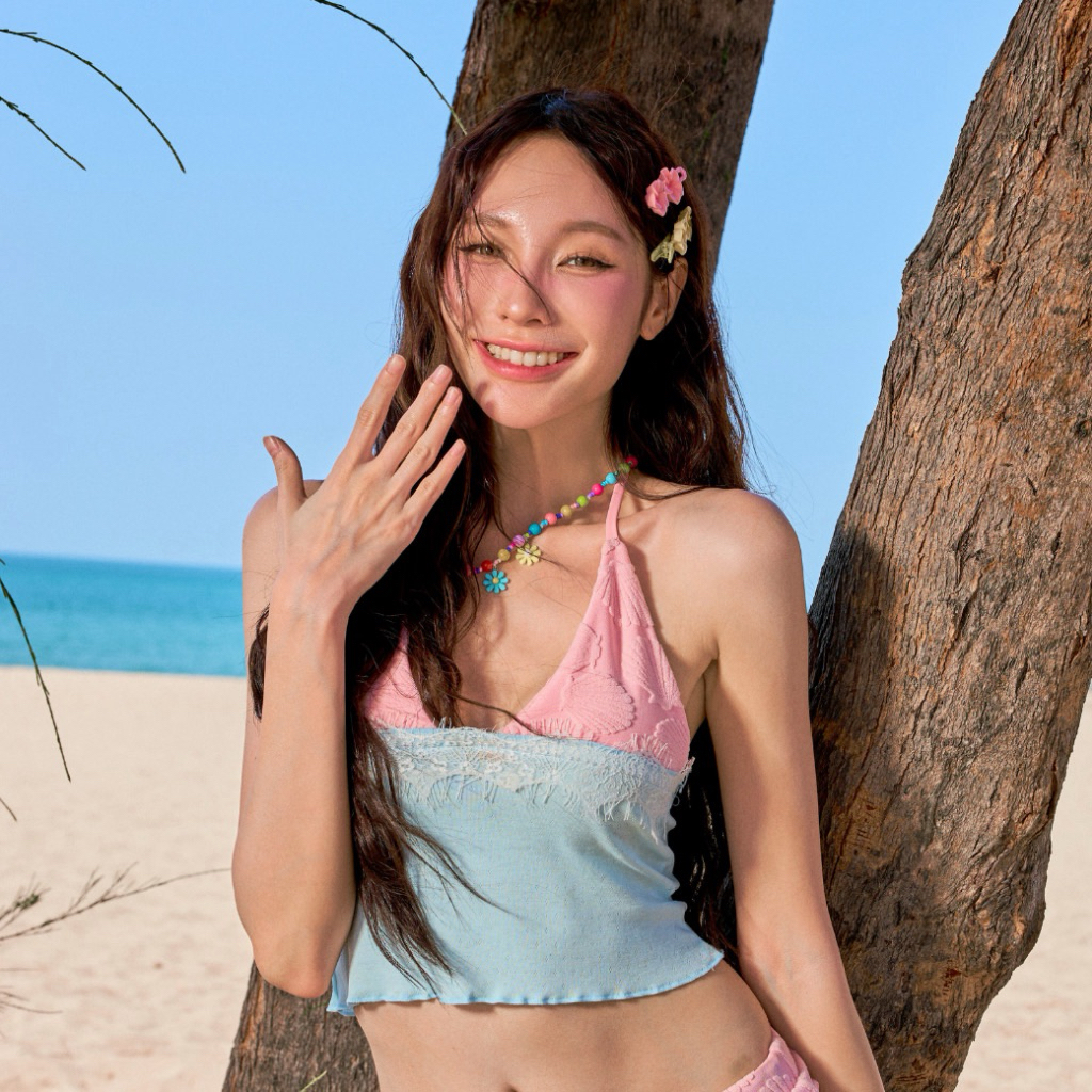 พร้อมส่ง ส่ง 🌺 AVAALENE.TH - BEACH IS CALLING - OKINAWA TOP (เฉพาะเสื้อ)