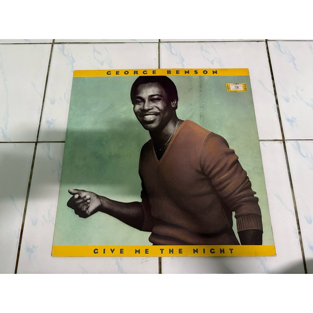 แผ่นเสียง : GEORGE BENSON - GIVE ME THE NIGHT.