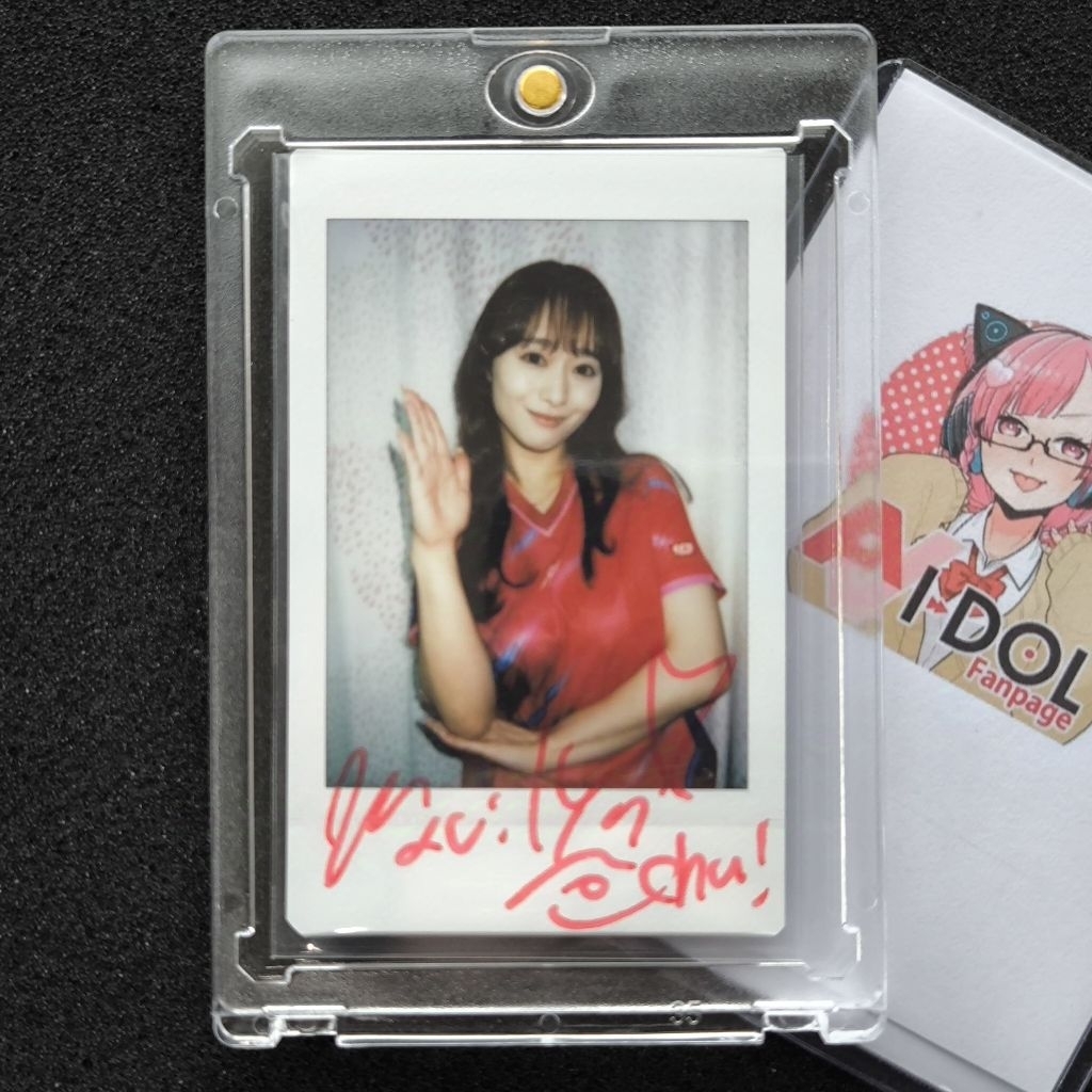 Marina Shiraishi รูปถ่ทยพร้อมลายเซ็น
