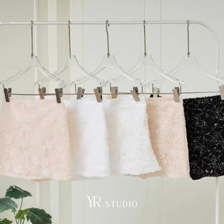 Flora Mini Skirtพร้อมส่ง (ราคาปกติ 590 ) กระโปรงสั้นมินิผ้าปักดอกไม้เลื่อมแต่งซับในกางเกง ทรงเอวปกติ มีไซค์ S-3XL
