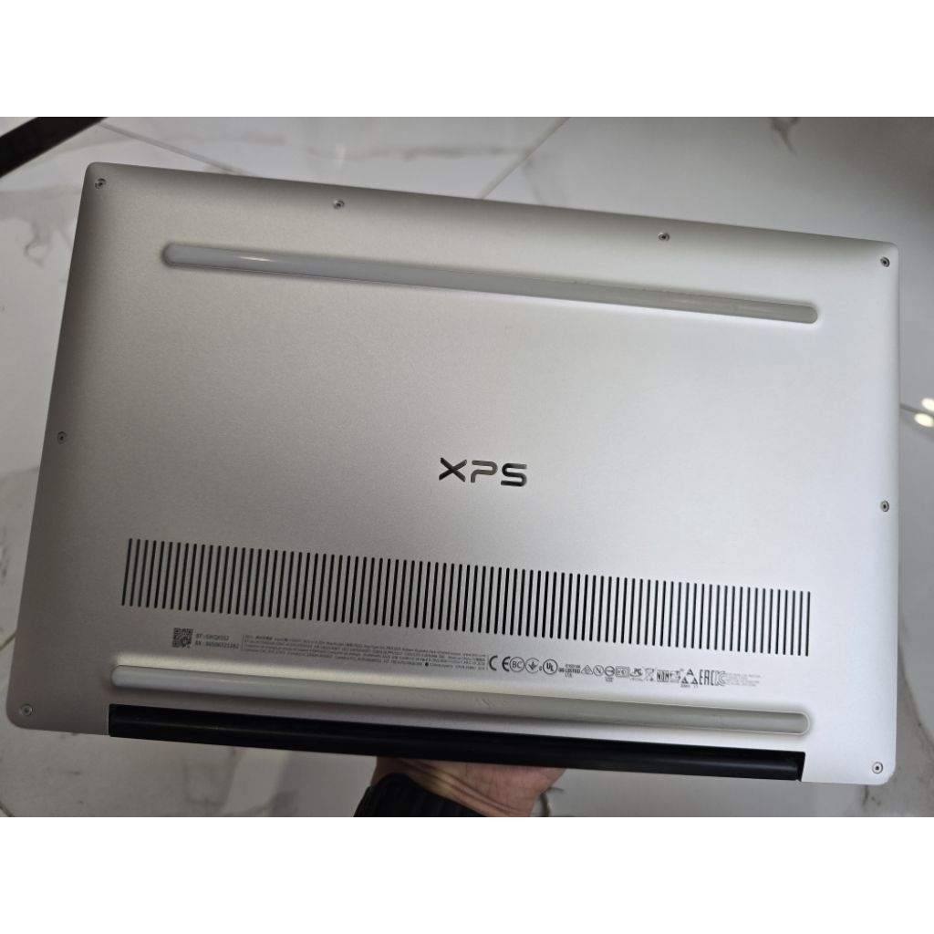 (มือสอง) Dell XPS 13 9370 i7 Ram16 SSD512 จอทัช 4k แตก ใช้งานปกติ