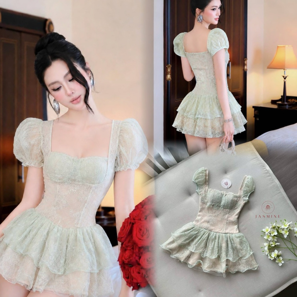 Minidrees ผ้าลูกไม้ ซับในสีครีม ผ้ามีความแวววาวเล็กน้อยแขนตุ๊กตา และช่วงกระโปรงชั้นฟูๆ