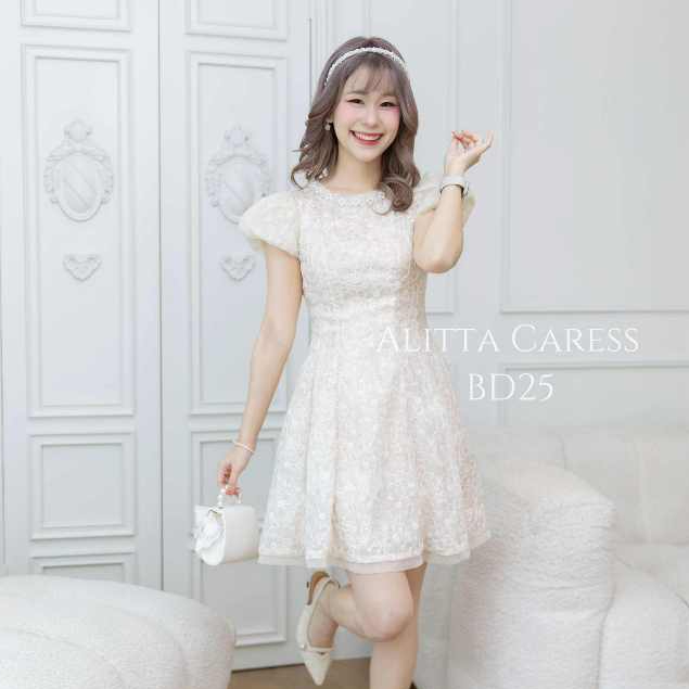 ALITTA CARESS : AD25 ชุดเดรสสั้น งานปักดอกไม้ คอไข่มุก แขนพองสวยมาก  ชุดออกงานสไตล์เกาหลี เรียบหรู