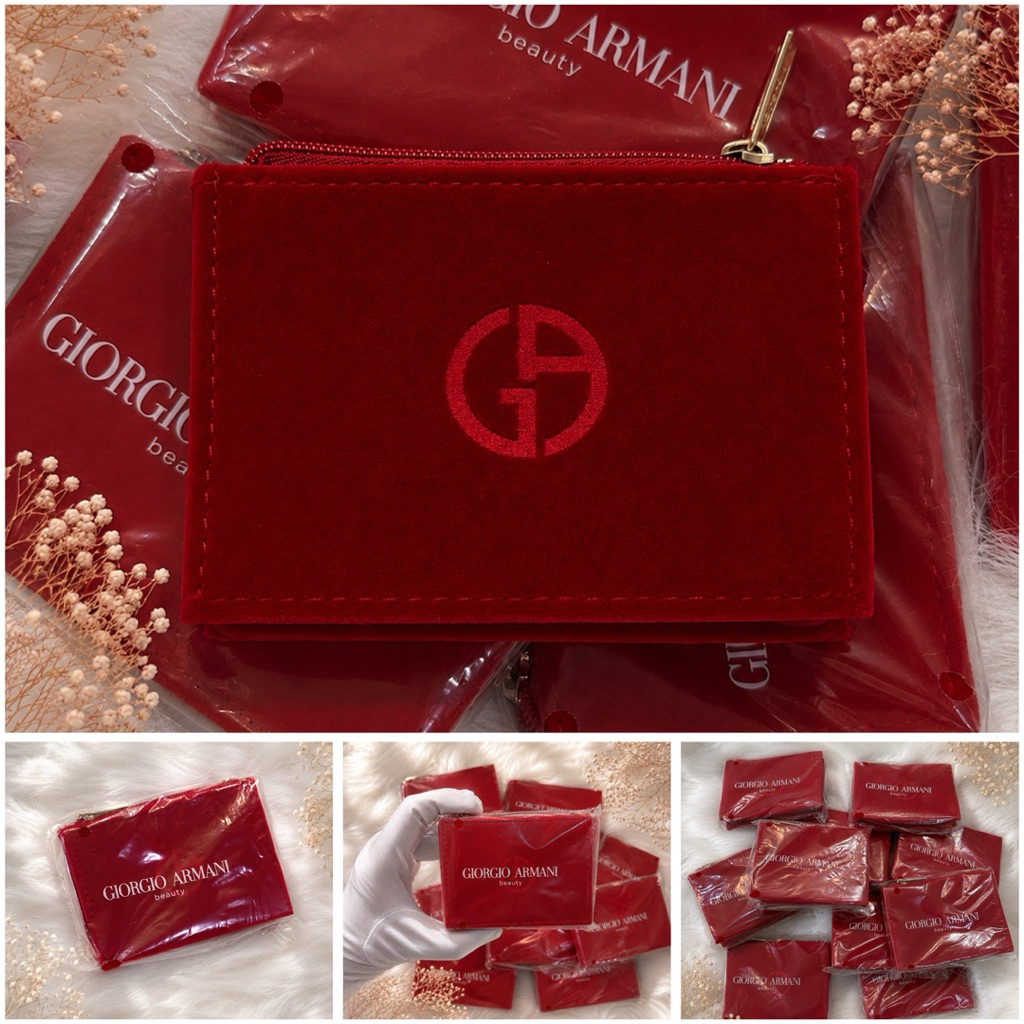 กระเป๋าเครื่องสำอางของอามานี่ ของแท้100%(ขนาดนิมิเล็ก)สีแดงเข้มสวยเป็นเนื้อกำมะหยี่❤️*ยาว10สูง7กว้าง3cm*พร้อมส่ง ของใหม่