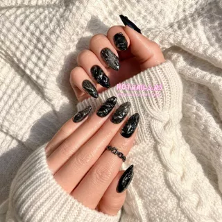 HOTNAILS.NS 🔥พร้อมส่ง ไม่ต้องรอพรีฯ🔥เล็บปลอมเจลแฮนด์เมด 100% แถมอุปกรณ์ติดเล็บฟรี | ลาย Y2K สีดำขัดเงา