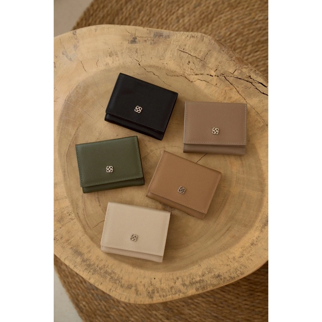 PEROTA “Blossom” Wallet มาพร้อมกล่อง