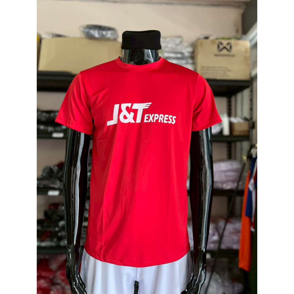 เสื้อสกรีนโลโก้ J&T EXPRESS ผ้าไมโครโพลีเอสเตอร์ สีสกรีนติดแน่น ผ้ากีฬานุ่มลื่น ระบายอากาศได้ดี