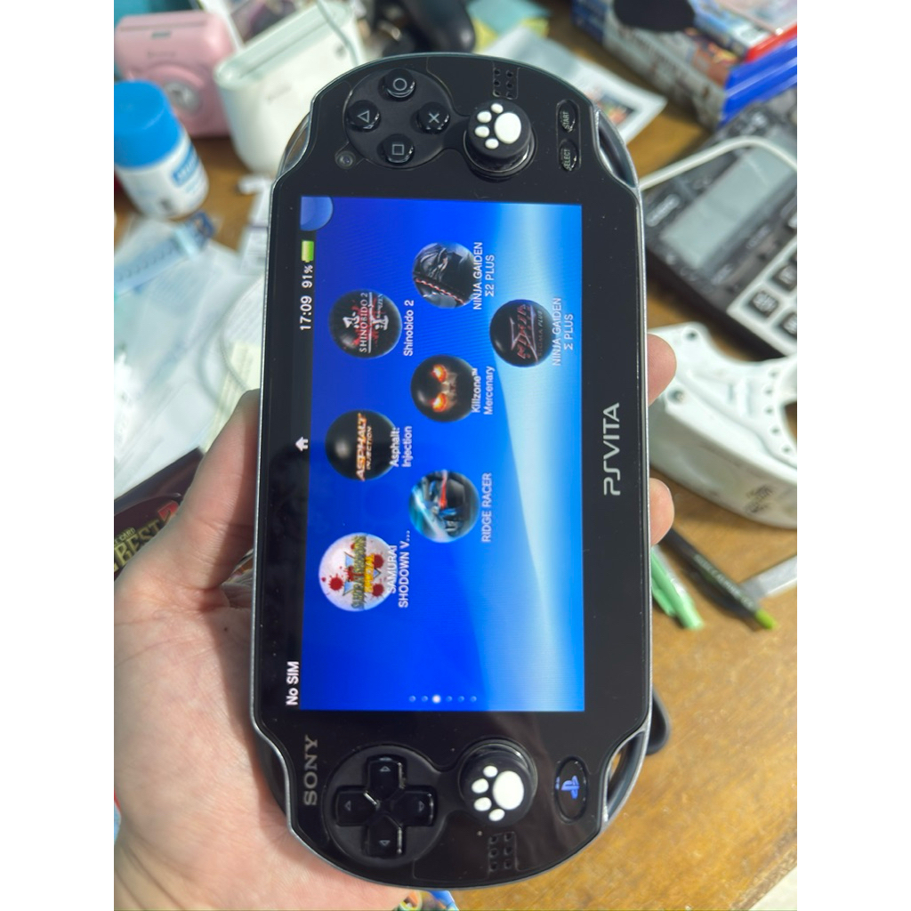 เครื่อง psvita 1000 มือสอง ใช้งานได้ปกติ แปลงลงเกมแล้ว สภาพสวย