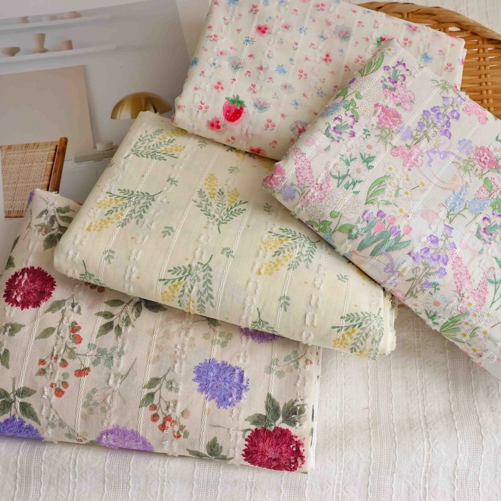 Preorder-ผ้าคอตตอนJacquard(ทอลายในเนื้อผ้า) คอตตอน100% หน้ากว้าง 145ซม. ผ้าเมตรนำเข้า