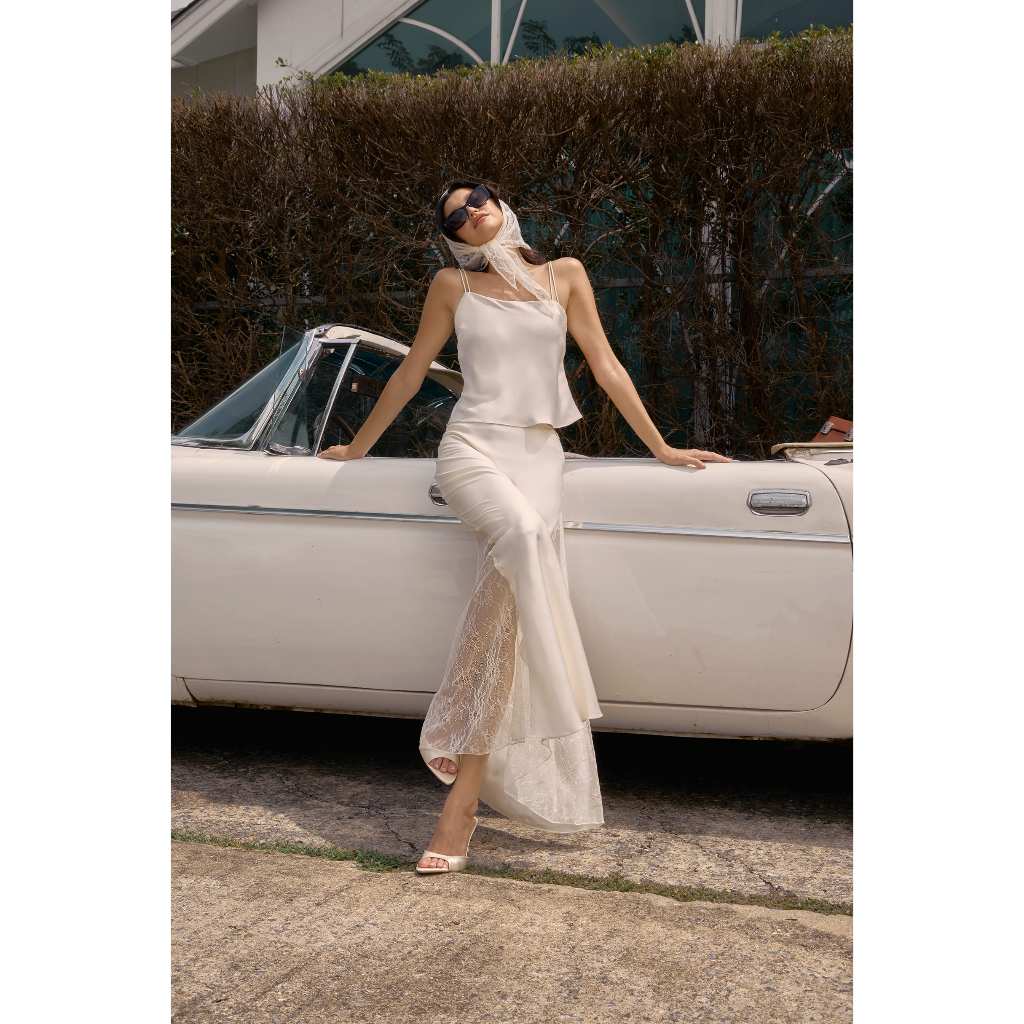 MISS MODERN - Florence Slip Skirt กระโปรงผ้าซาตินดีเทลลูกค้าไม้ด้านข้าง