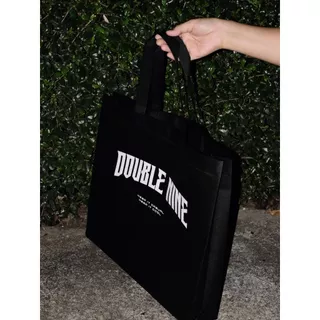 DOUBLE NINE : SPUNBOND BAG กระเป๋าถุงผ้าสปันบอนด์ดับเบิ้ลไนน์