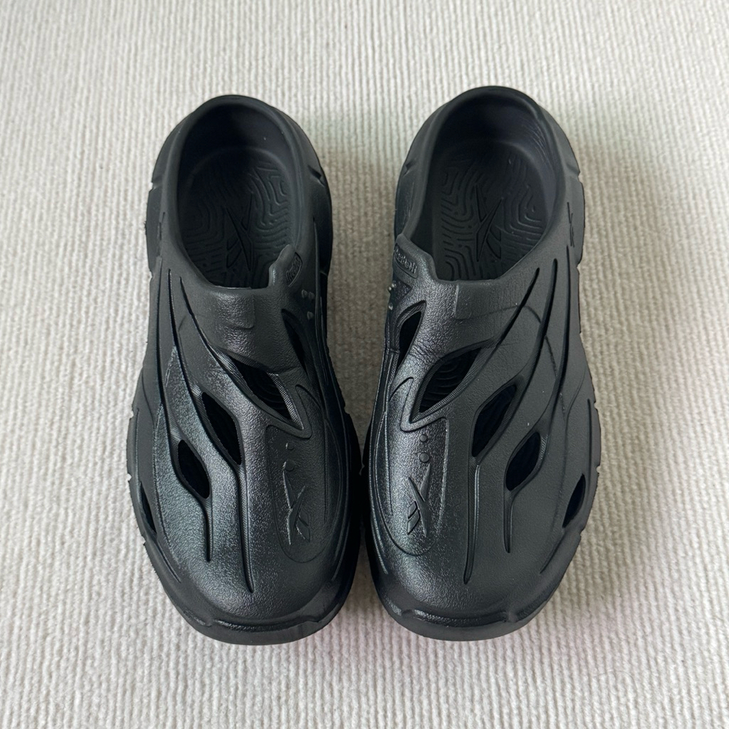 REEBOK รองเท้าแตะผู้ชายมือสองของแท้ sz.42