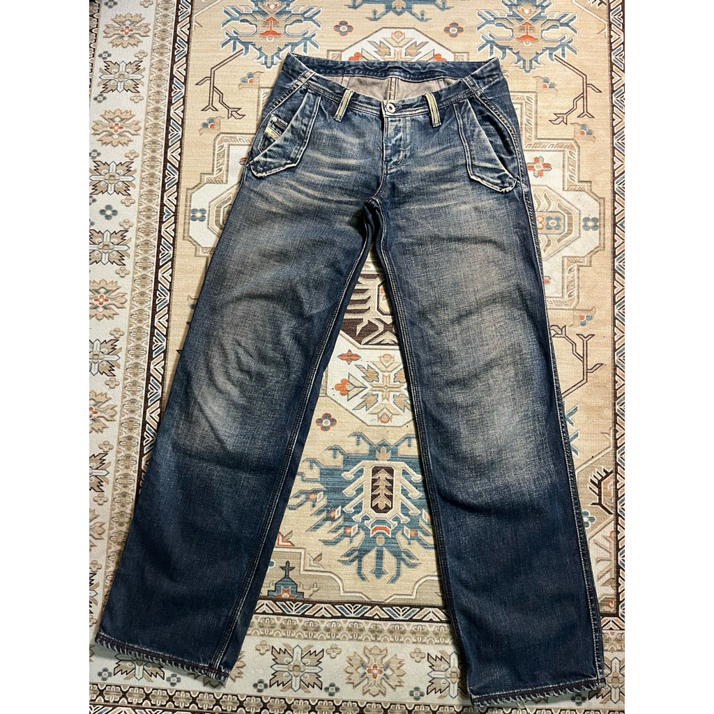 DIESEL  jeans มือสอง