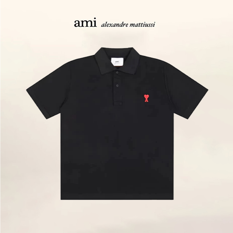 【AMI Paris】 เสื้อโปโลผ้าฝ้าย Ami Paris De Coeur - เสื้อโปโลคอตั้ง ปักลายหัวใจ สีดำ