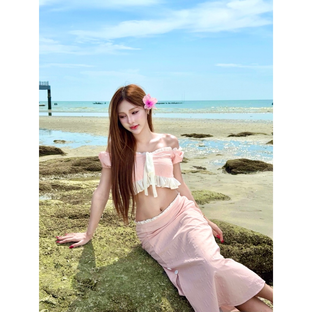 Girlonclouds Moana set 💖Sweet pink✨เซ็ตเสื้อครอปปาดไหล่ กระโปรงยาว ไปทะเล คาเฟ่(เอวต่ำบวก 1 ไซส์ค่ะ)