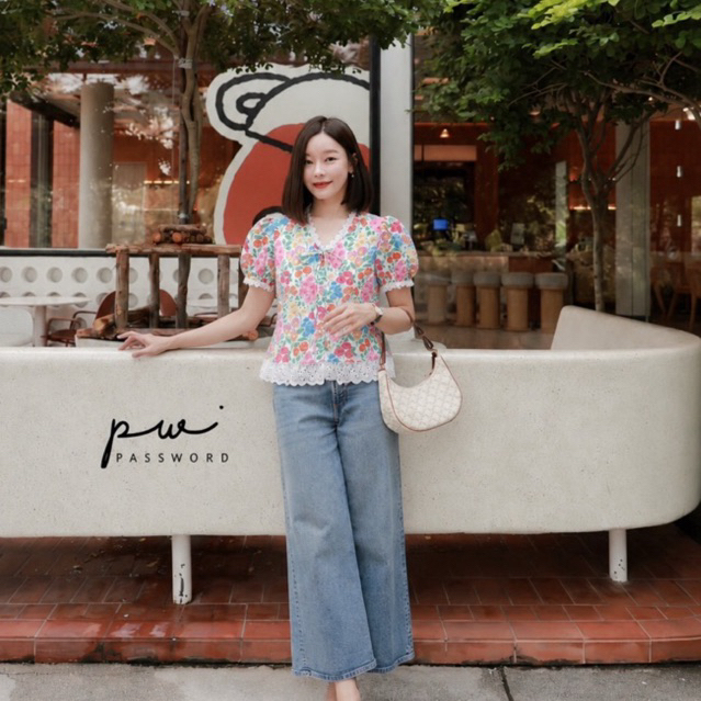 Password 6362 เสื้อคอตตอนผ้าลายดอกไม้เล็กๆ เนื้อผ้าปักฉลุในตัว