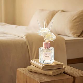 Aroma น้ำมันหอมระเหย 50ml พร้อมดอกไม้แห้งในขวด แถมก้านไม้และกล่องสวยงาม ดับกลิ่นห้องน้ำ ของขวัญสุดพิเศษ