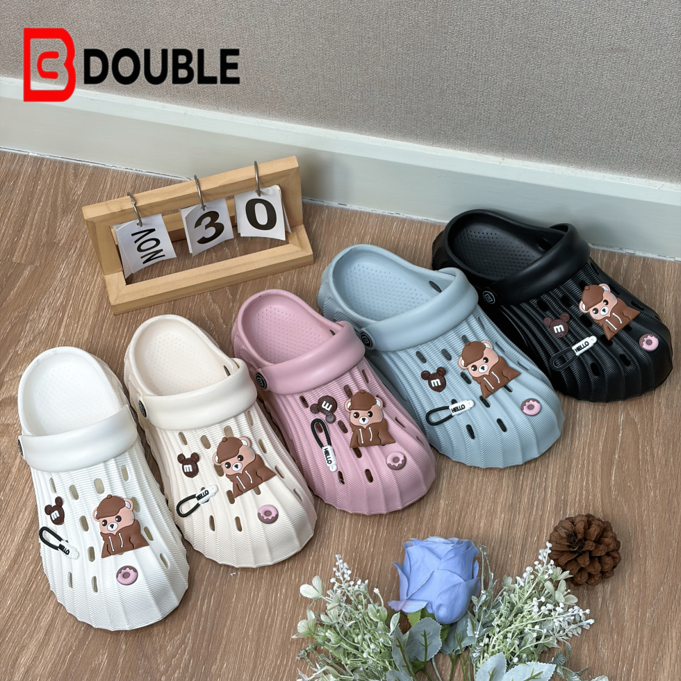 รองเท้าแตะคล็อก BB DOUBLE รุ่นใหม่ มีดีเทลหมีตุ๊กตา