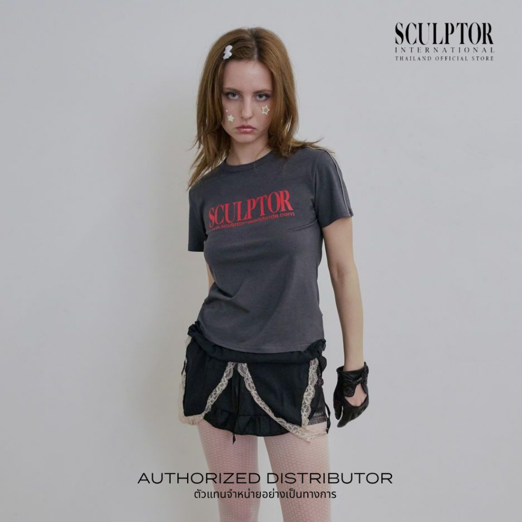 SCULPTOR® เสื้อยืด Classic Logo Piping Crop Top — صورة 2