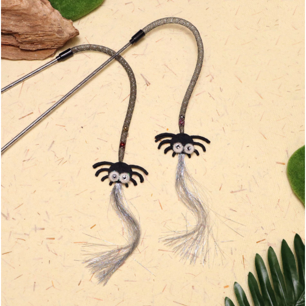 PP-2753 ไม้ตกแมวรุ่นแมงมุมน่ารัก ท่อไนลอน ห้อยริบบิ้นเงา มีกระดิ่ง ล่อใจแมวเล่นเพลิน