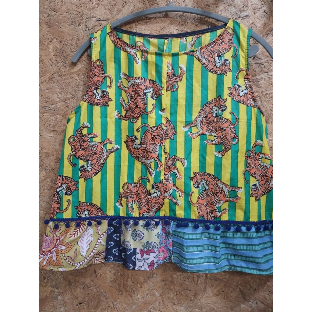 เสื้อครอปแขนกุด อก 42"