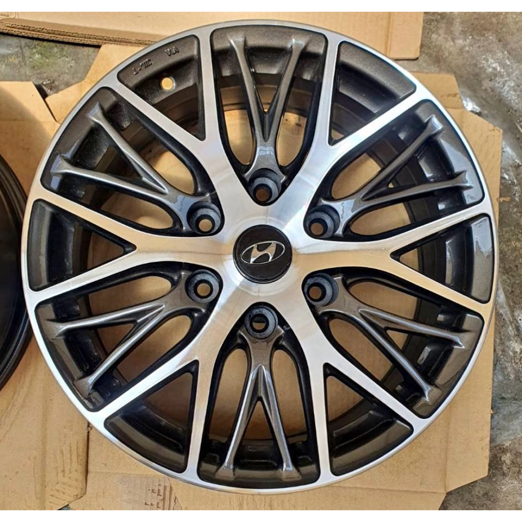 ล้อแม็ก Hyundai grand starex ขอบ17 6รู139 ราคาต่อวง
