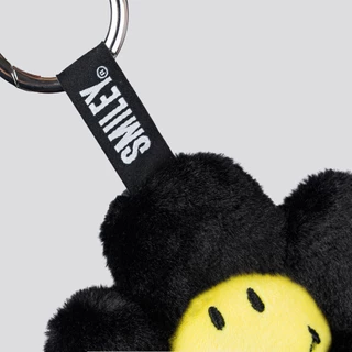 SMILEY® FLUFFY BLACK DAISY KEYRING