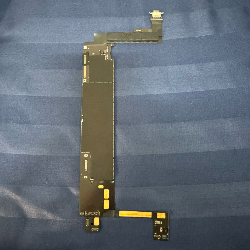 อะไหล่เมนบอร์ด iPad Air4 แท้แกะ เอาไปย้ายบ้าน ติด iCloud ไม่มีขาแบตเตอรี่