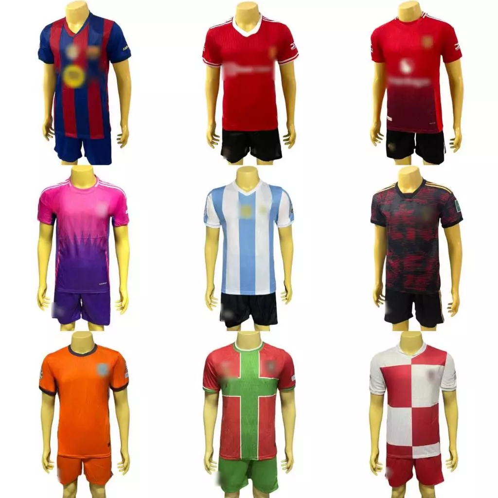 เสื้อกีฬา ชุดฟุตบอล สโมสรทีมดัง ได้เสื้อกับกางเกง เนื้อผ้าโพลีเอสเตอร์ ใส่เล่นออกกำลังกาย