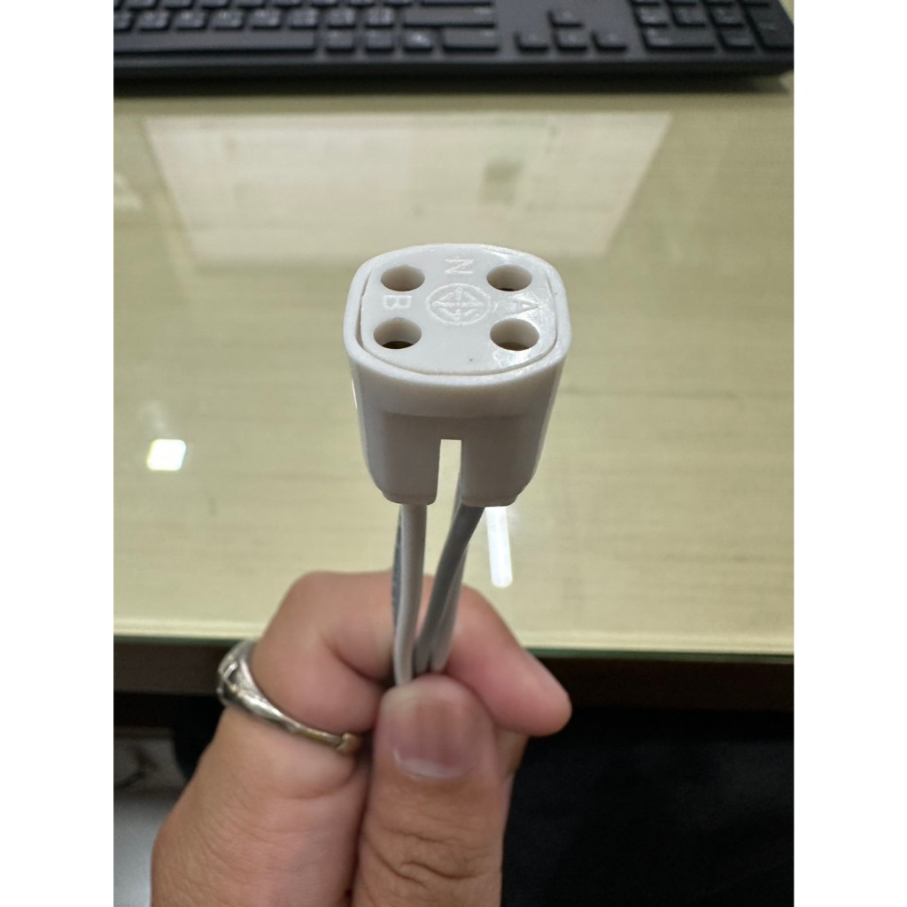 ขั้วหลอดไฟสำหรับ หลอด LED 32W