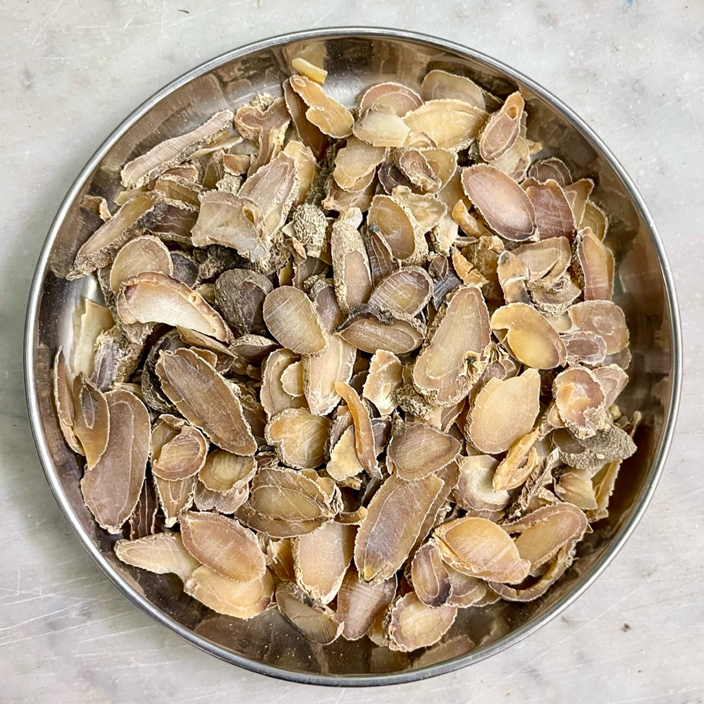 อิกกิม 100 กรัม (郁金 100g) Yu Jin ยวี่จิน Turmeric Root-tuber ว่านนางคำ Radix Curcumae ยวี๋จิน เฮียกกิม