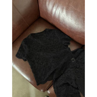 พร้อมส่งเลออเสื้อครอปลูกไม้ ทอฉลุแบบลายซีทรู ผ้านิ่ม ใส่เป็นเซท คู่กับกางเกงลูกไม้
